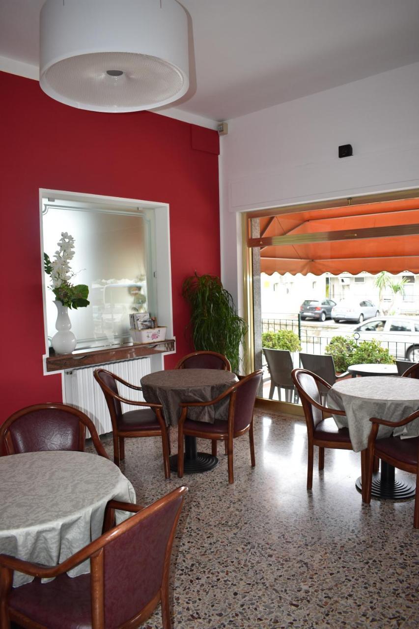 Hotel Garden Marina dʼMarina dʼAndora エクステリア 写真