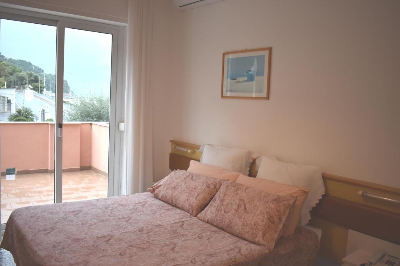 Hotel Garden Marina dʼMarina dʼAndora エクステリア 写真