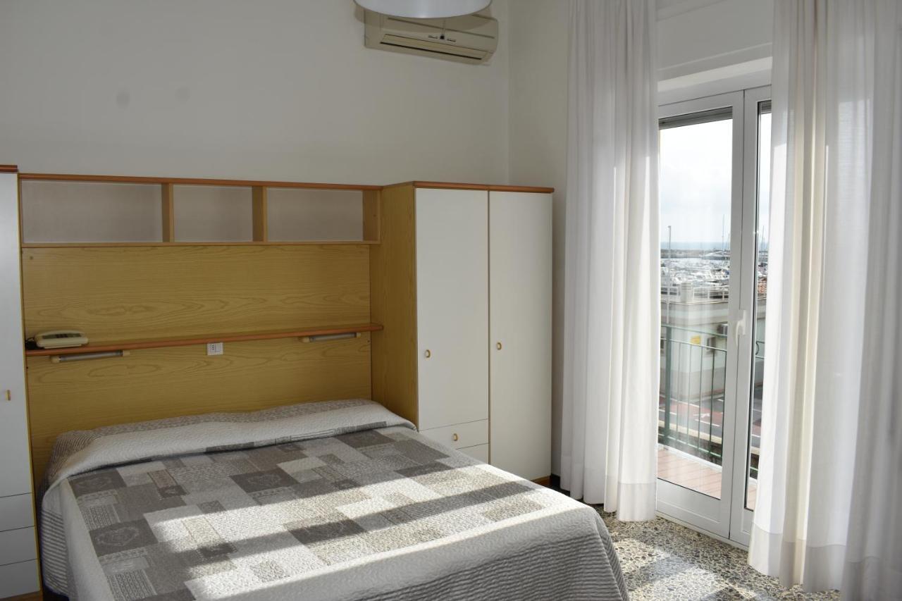 Hotel Garden Marina dʼMarina dʼAndora エクステリア 写真