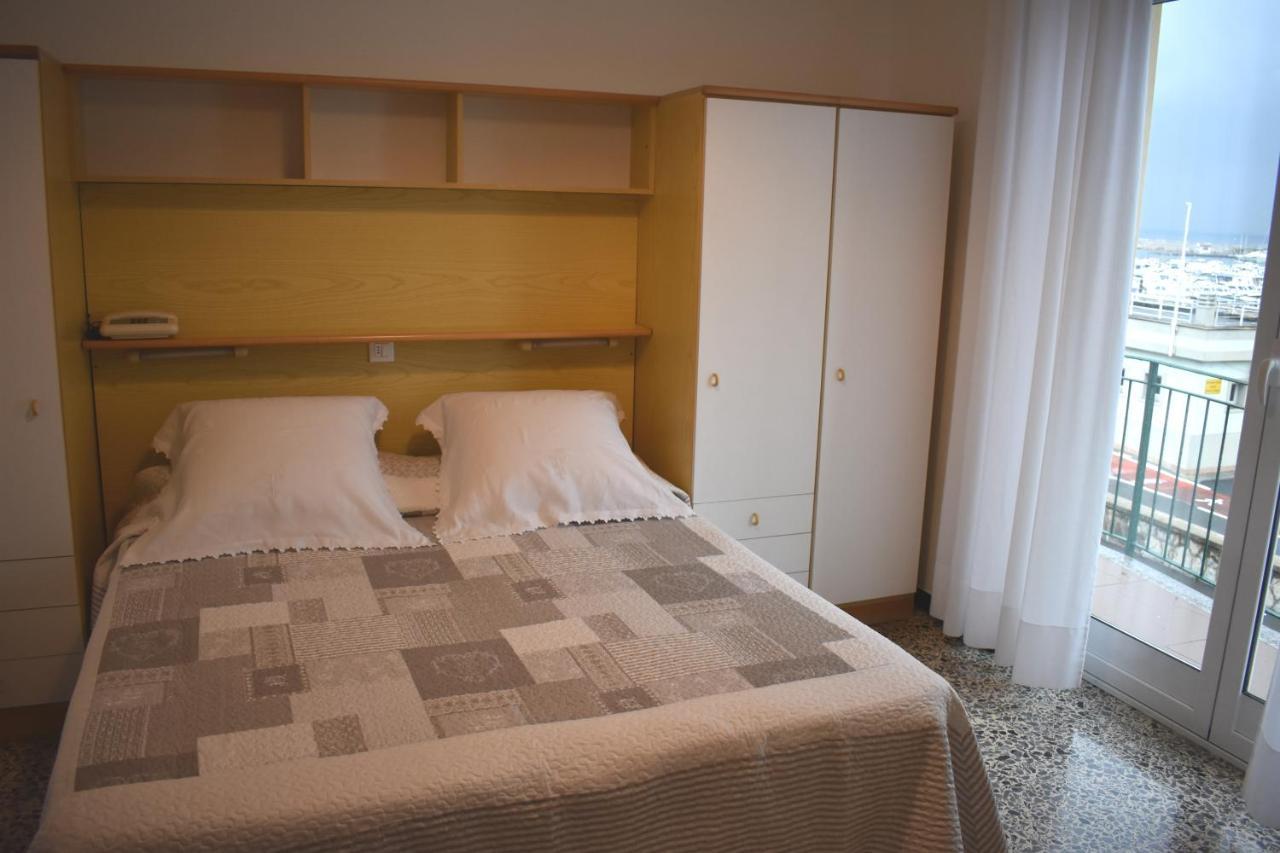 Hotel Garden Marina dʼMarina dʼAndora エクステリア 写真