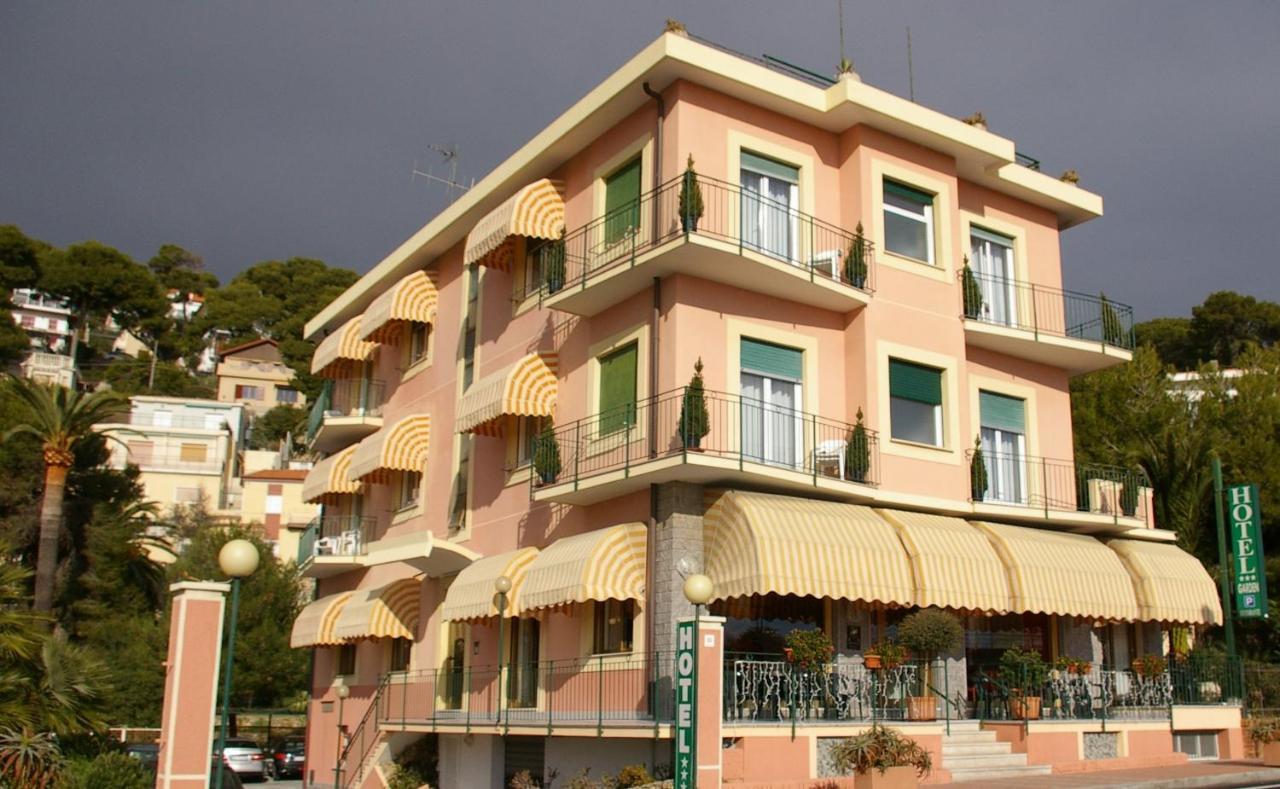 Hotel Garden Marina dʼMarina dʼAndora エクステリア 写真