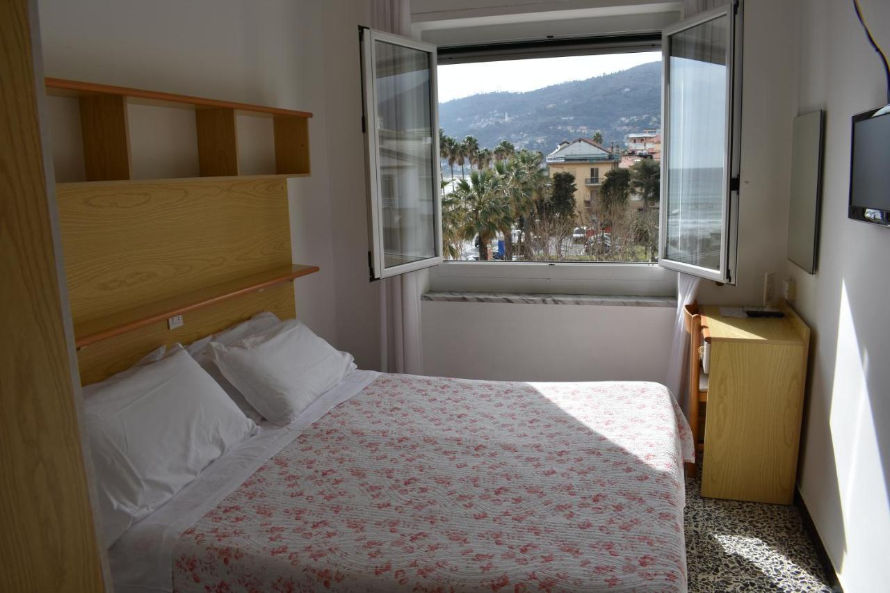 Hotel Garden Marina dʼMarina dʼAndora エクステリア 写真