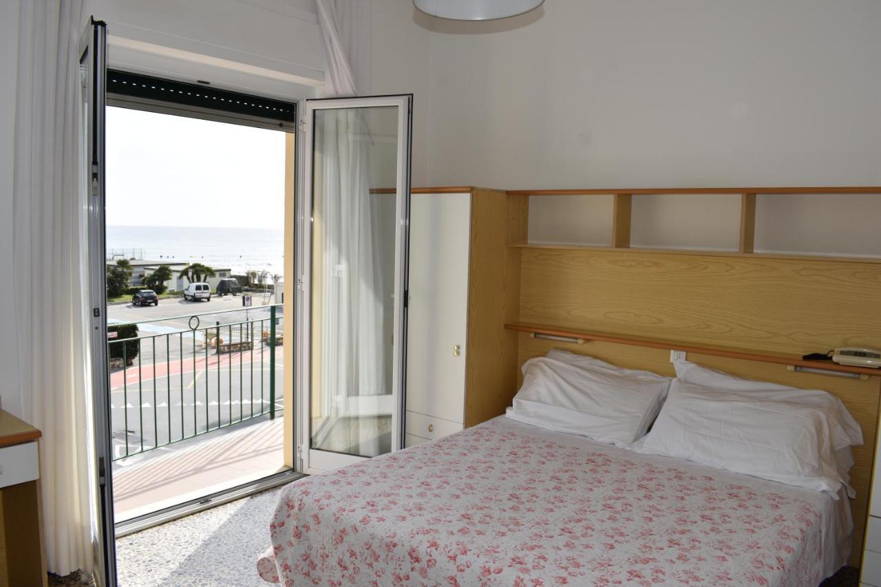 Hotel Garden Marina dʼMarina dʼAndora エクステリア 写真