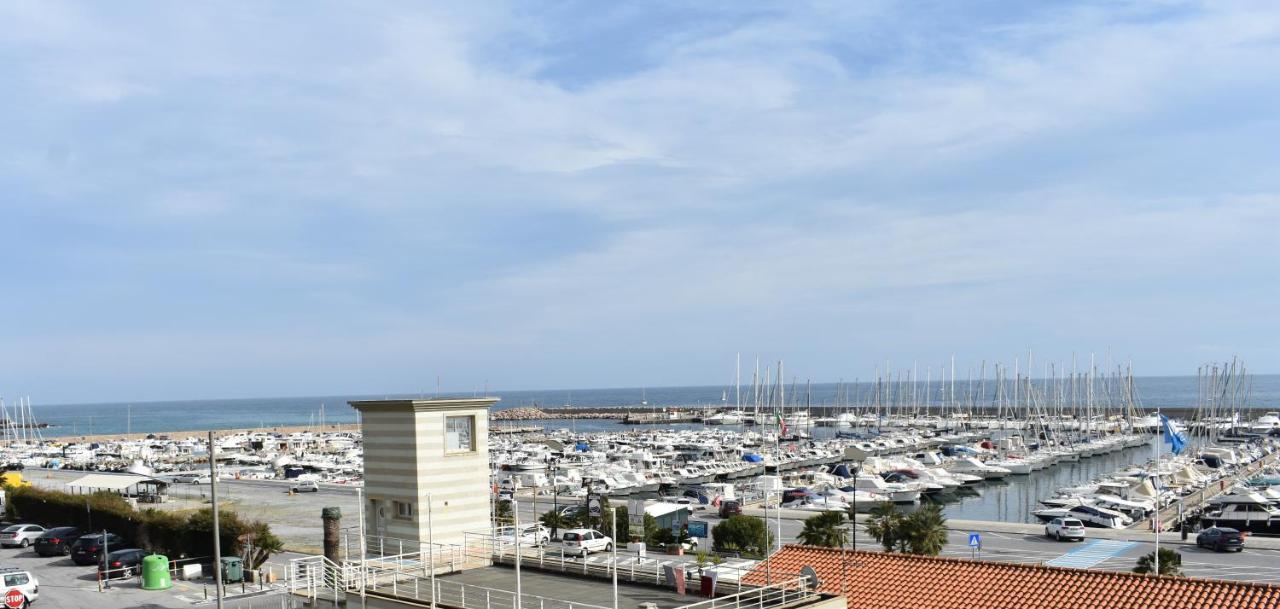 Hotel Garden Marina dʼMarina dʼAndora エクステリア 写真